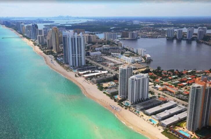 Beachfront Resort Pool Ocean View Balcony Gym Aventura Exterior foto