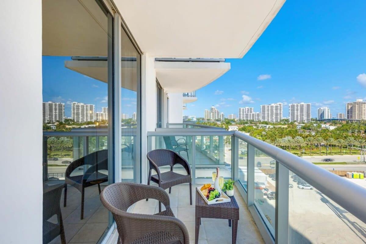 Beachfront Resort Pool Ocean View Balcony Gym Aventura Exterior foto